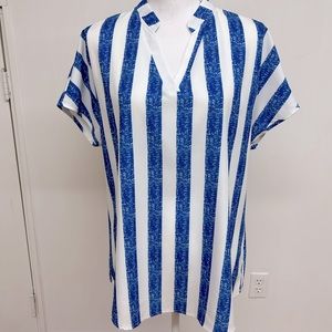 NWOT. Blue & White Batwing Sleeves Size Medium